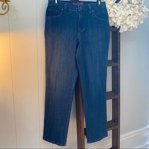 NWT Gloria Vanderbilt Amanda Ultra Stretch Medium Wash Denim Jeans Size 6 Short